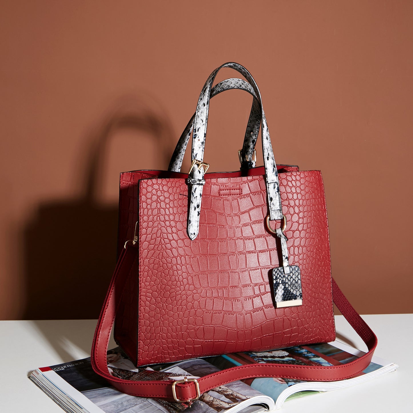 Stylish Shoulder Handbag, Current Fashion Trend, High Quality PU Leather, Perfect for Daily Use, Big Capacity, Great Gift for Her